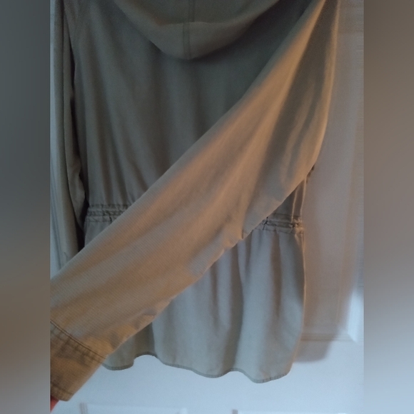 Women's tent size medium jacket - Picture 8 of 8